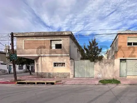 La Rioja 2400, Piso 0