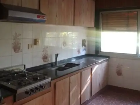 Alquiler Departamento 3 ambientes con balcon en Merlo