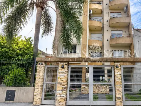 Departamento en Alquiler con Cochera