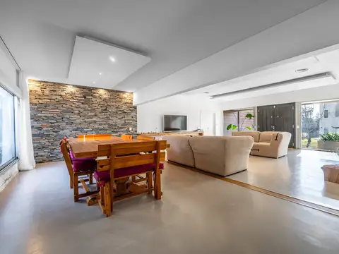 Casa en Venta en El Cazal, USD 225.000