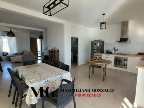 Casa 4 ambientes con 3 baños