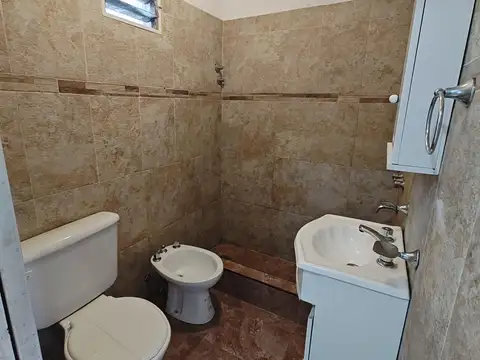 Casa 3 ambientes con 1 baño