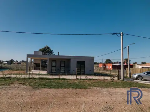 Casa en venta c/ cochera en Balneario Pehuen Co