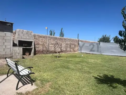 Casa en Venta con 2 cocheras