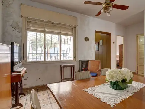 Casa 3 ambientes con 1 baño