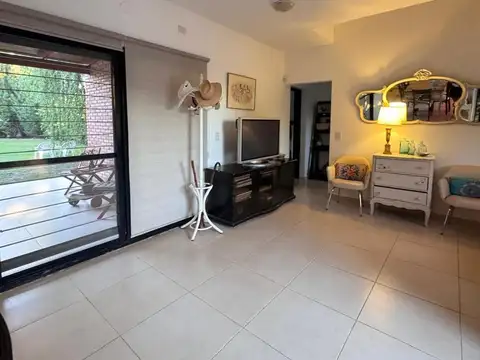 Casa 2 ambientes con 1 baño