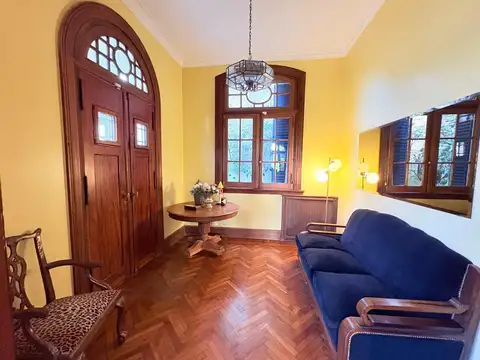 Casa 7 ambientes con 4 baños