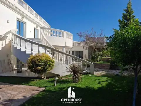 OPENHOUSE alquila casa de categoría en Barrio La Bastilla