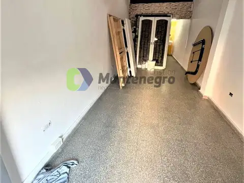 Local en Alquiler en Guillermo E Hudson, $ 400.000