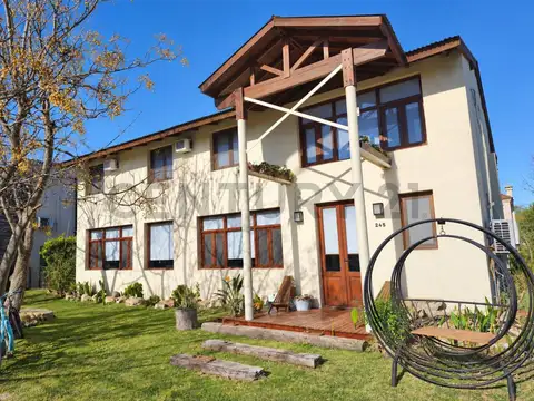 Verano en La Delfina Casa 3 Dormitorios Piscina con servicio de guardavida y Amenities en Club House