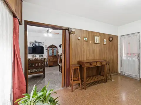 VENTA CASA DOS PLANTAS CON PARQUE MONTE GRANDE