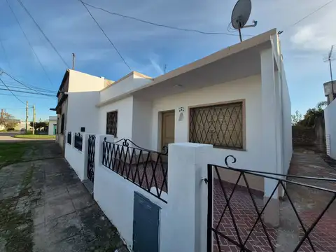 VENTA CASA TIPO AMERICANA 3 AMB MERLO NORTE