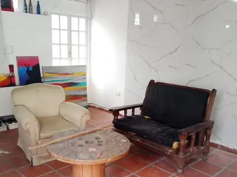 OPORTUNIDAD EN VENTA CASA EN PLENO VILLA MAIPU  