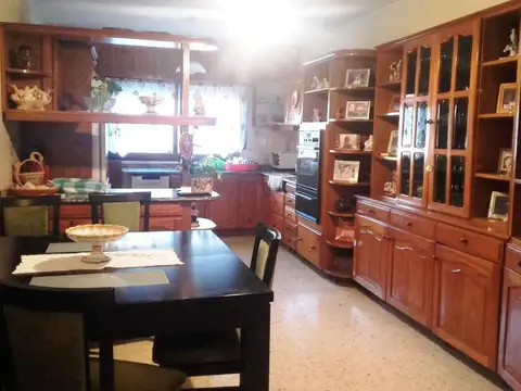 Casa 4 ambientes con 3 baños