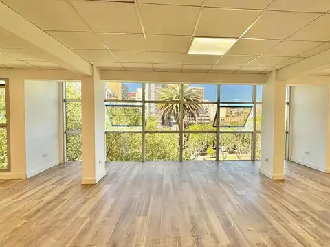 Excelente oficina en alquiler