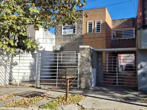 Planta Baja - 2 Ambientes con cochera
