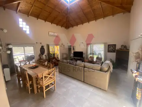 Casa 4 ambientes con 3 baños