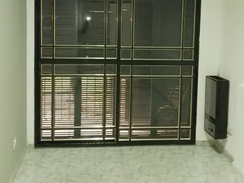 ALQUILER LOCAL CENTRICO  CON SALON PRINCIPAL - 2 OFICINAS - 2 BAÑOS - COCINA -  VALOR MENSUAL $ 1.400.000