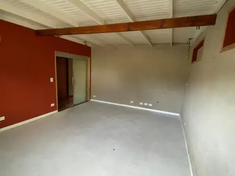 Depto Tipo Casa 5 ambientes con 2 baños