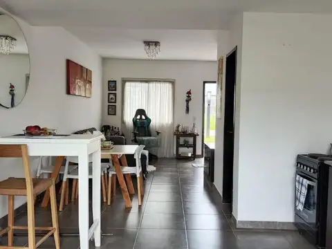 Casa 3 ambientes con 2 baños