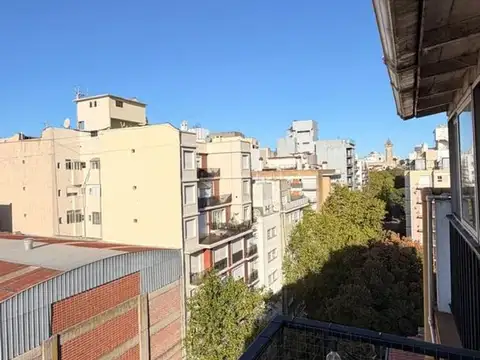 En venta hermoso depto. 2 amb amplio 43mts frente