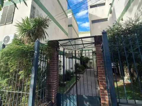 Venta Quilmes Oeste. Depto 3 amb c/ balcón.