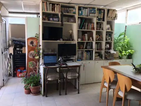 Departamento de 4 ambientes, Terraza, Balcón, Playroom, Lavadero, Cochera Fija y Baulera