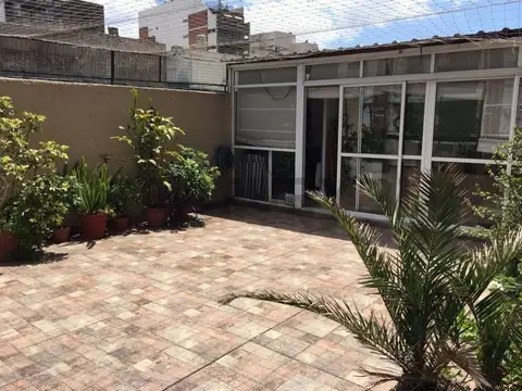 Departamento de 4 ambientes, Terraza, Balcón, Playroom, Lavadero, Cochera Fija y Baulera