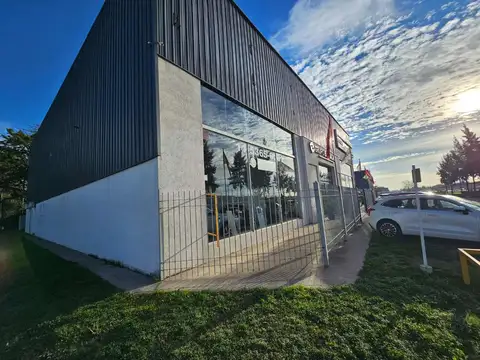 Local en Alquiler en Francisco Álvarez, USD 10.000