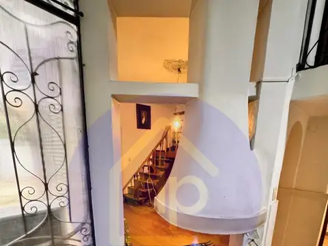Depto Tipo Casa en Venta con 1 cocheras