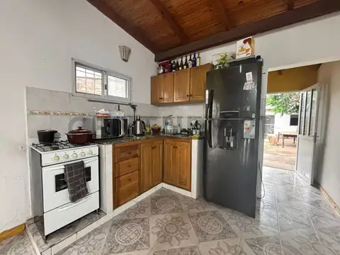 Casa de 2 dormitorios APTA CREDITO con jardín, quincho y cochera – Granadero Bai