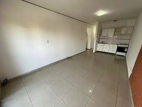 Departamento en Alquiler en Villa Luzuriaga, $ 550.000