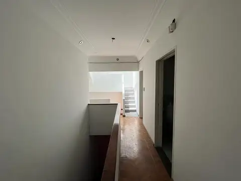 Casa 6 ambientes con 4 baños