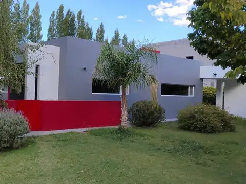 Casa 6 ambientes con 3 baños