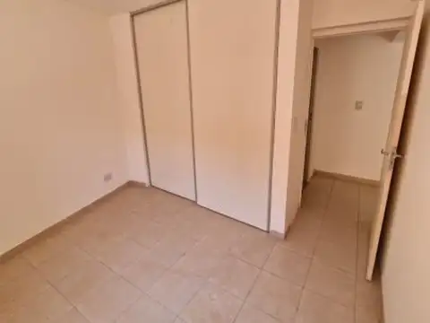 Departamento en Alquiler en Cinco Esquinas, $ 400.000