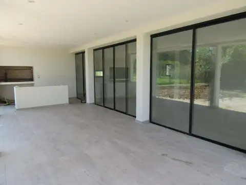 Casa en Venta en Pilar Del Este, USD 225.000