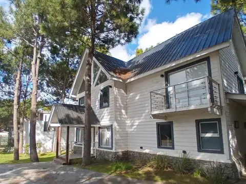 Casa 4 Dormitorios en Venta en Costa Esmeralda Barrio Residencial I