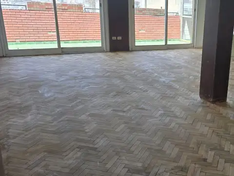 Viamonte y Pueyrredon- Balvanera- Semipiso a RECICLAR 200m2