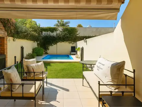 VENTA CASA DUPLEX OLIVOS 5 AMBIENTES PILETA JARDIN