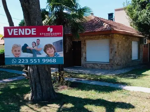 Casa en Remolcador Guarani 1900 de cuatro ambientes con terraza