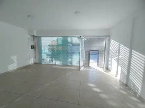 Local en alquiler – Catamarca al 800 – Macrocentro