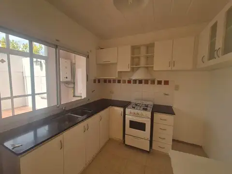 Depto Tipo Casa 3 ambientes con 2 baños
