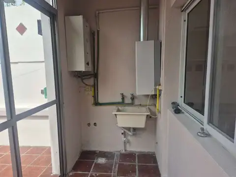 Depto Tipo Casa en Alquiler con 1 cocheras