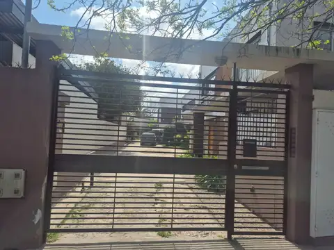 Depto Tipo Casa en Alquiler de 3 ambientes