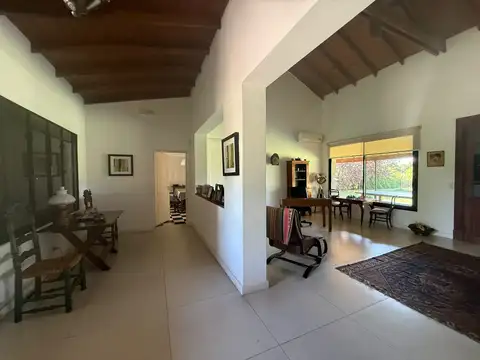 Casa de 5 ambientes con dependencia en venta en Haras San Pablo