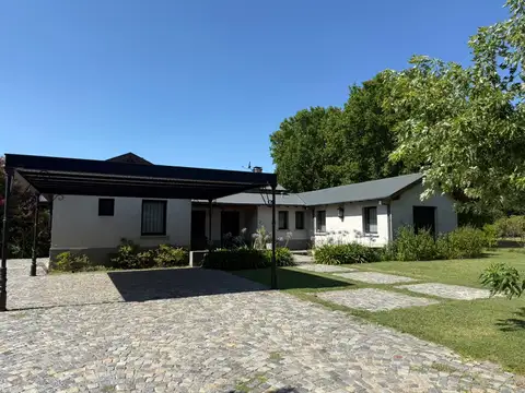Casa de 5 ambientes con dependencia en venta en Haras San Pablo