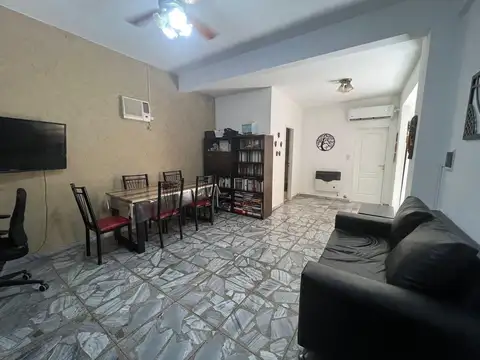 VENTA • PH• LOMAS DEL MIRADOR • DOS AMBIENTES • PATIO