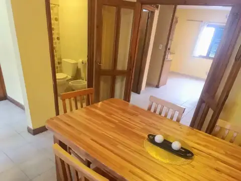 Casa 6 ambientes con 2 baños