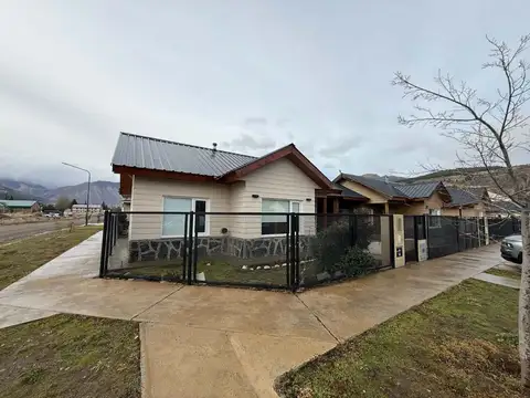 Casa en Esquel con Quincho. Apto Crédito