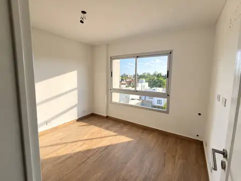 DEPARTAMENTO 3 AMB CONTRAFRENTE 84,5 m² con amenities y cochera Ituzaingó
